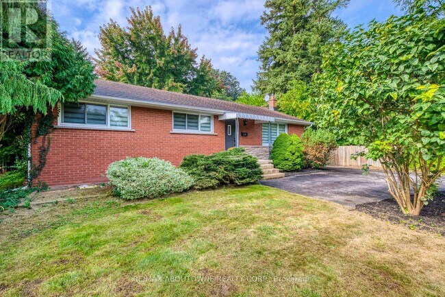 Building Photo - 428 Henderson Rd