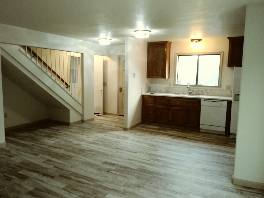 318 Blossom Way, Hayward, CA 94541 Townhome Rentals in Hayward CA