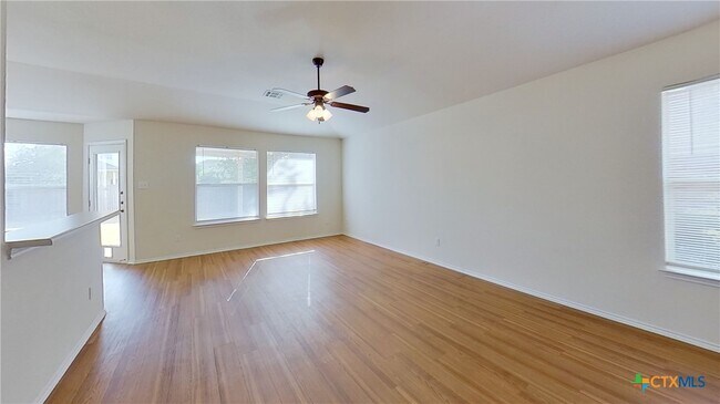 Foto del edificio - 1105 Burgess Dr