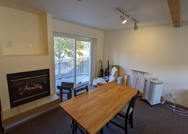 Dining area showing Patio - 925 20th St