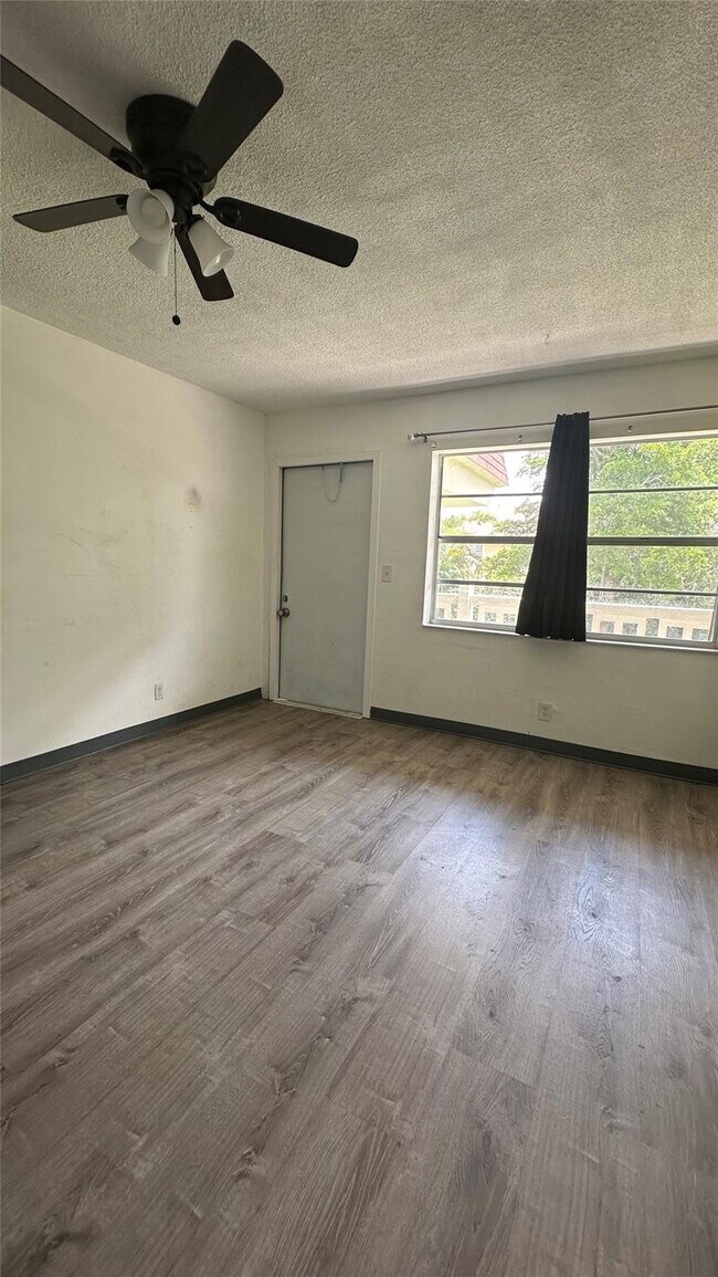 Foto del edificio - 4163 SW 67th Ave