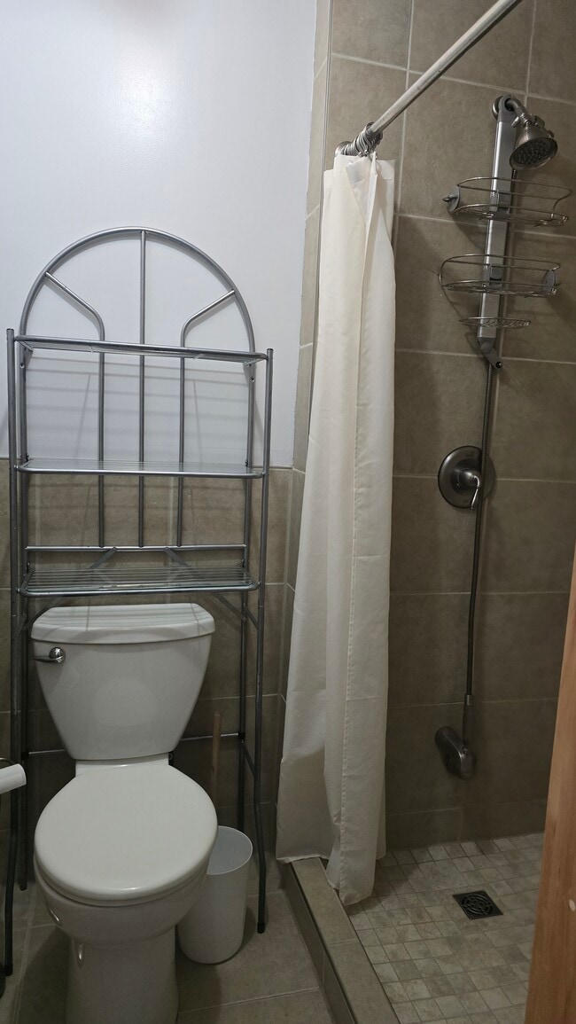 Photo du bâtiment - 6020 Rue D'aragon