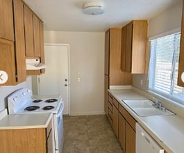 Building Photo - 7345 Somerton Way