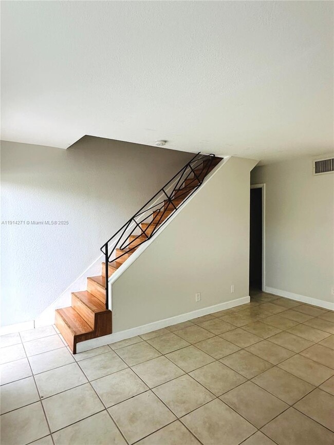 Foto del edificio - 859 NW 46th Ave