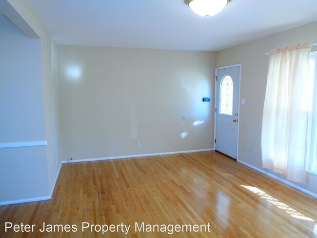 Building Photo - 2 br, 1 bath House - 10931 Winchell St