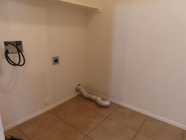 Building Photo - 2 Bedroom 1 Bath in Mesa