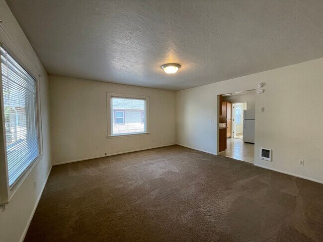 Building Photo - 1261wa