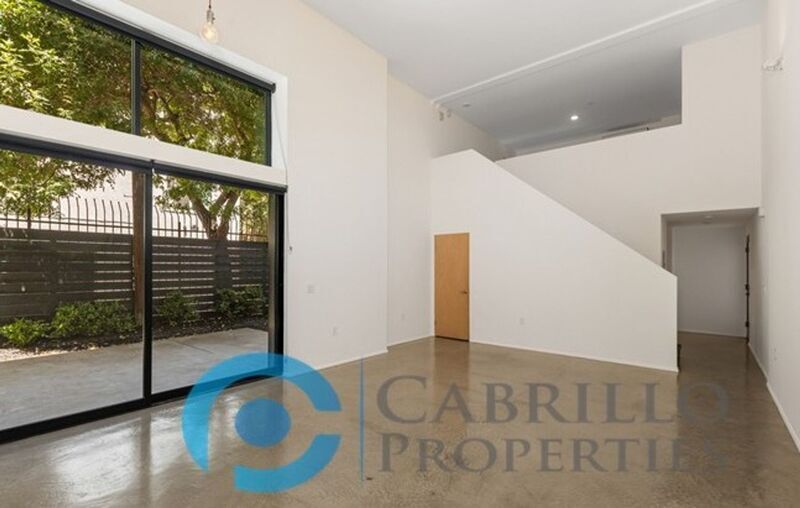 Foto principal - 2870 Fourth Ave