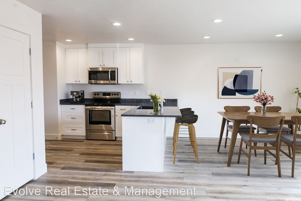Foto principal - 3 br, 2 bath House - 947 N 165 W