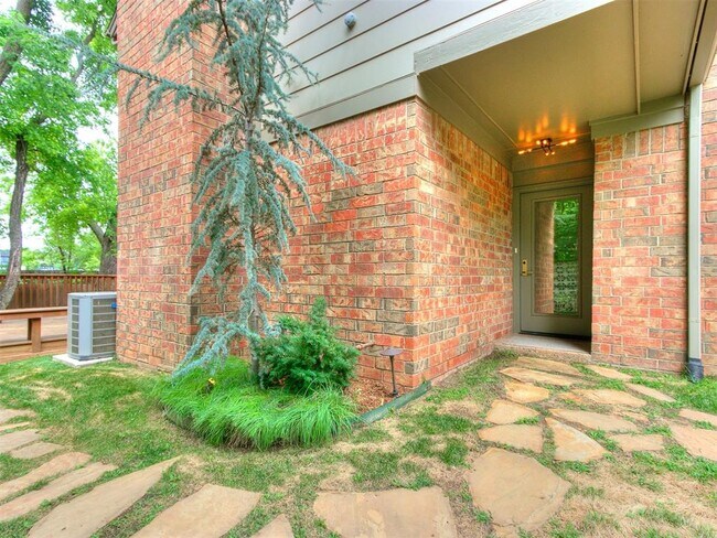 Foto del edificio - 1201 Glenbrook Dr