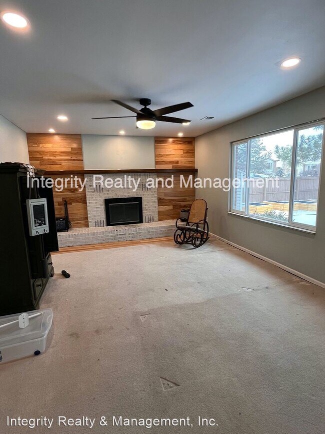 Building Photo - 4 br, 4 bath House - 5424 S Pitkin St