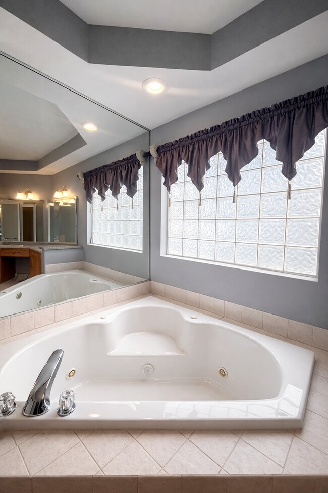 Foto del edificio - Amazing 5-Bed, 2.5-Bath Home on a Cul-de-Sac