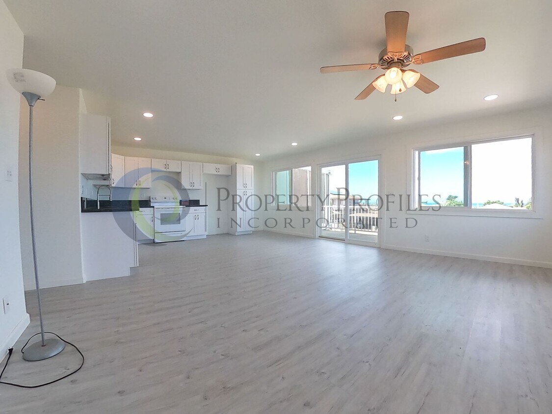 Foto principal - Kapolei - 3 bedroom/2 bath attached duplex...