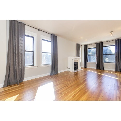 Foto del edificio - 3634 W Wrightwood Ave