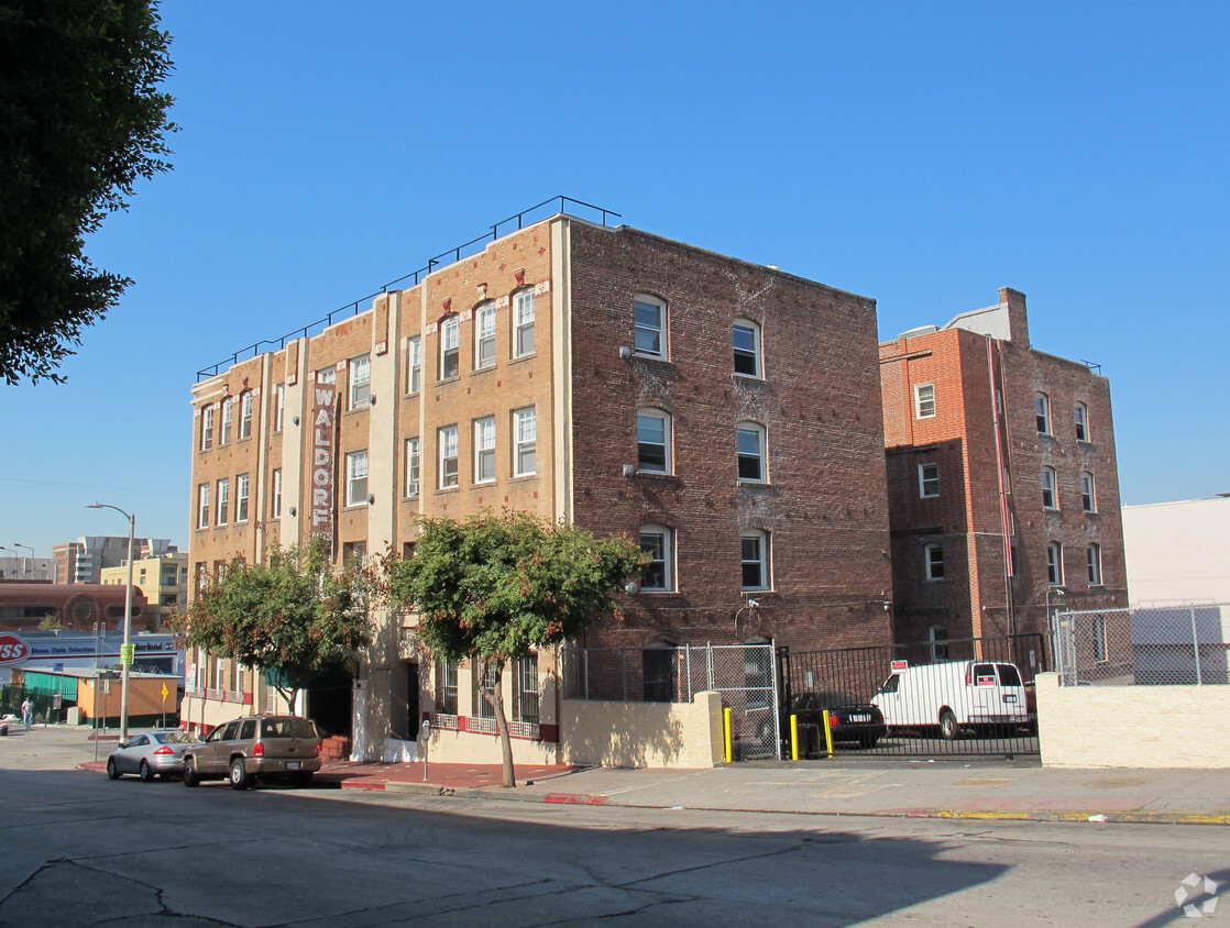 Building Photo - Waldorf Apartments