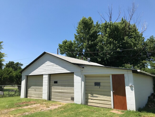 Building Photo - Single Family Home