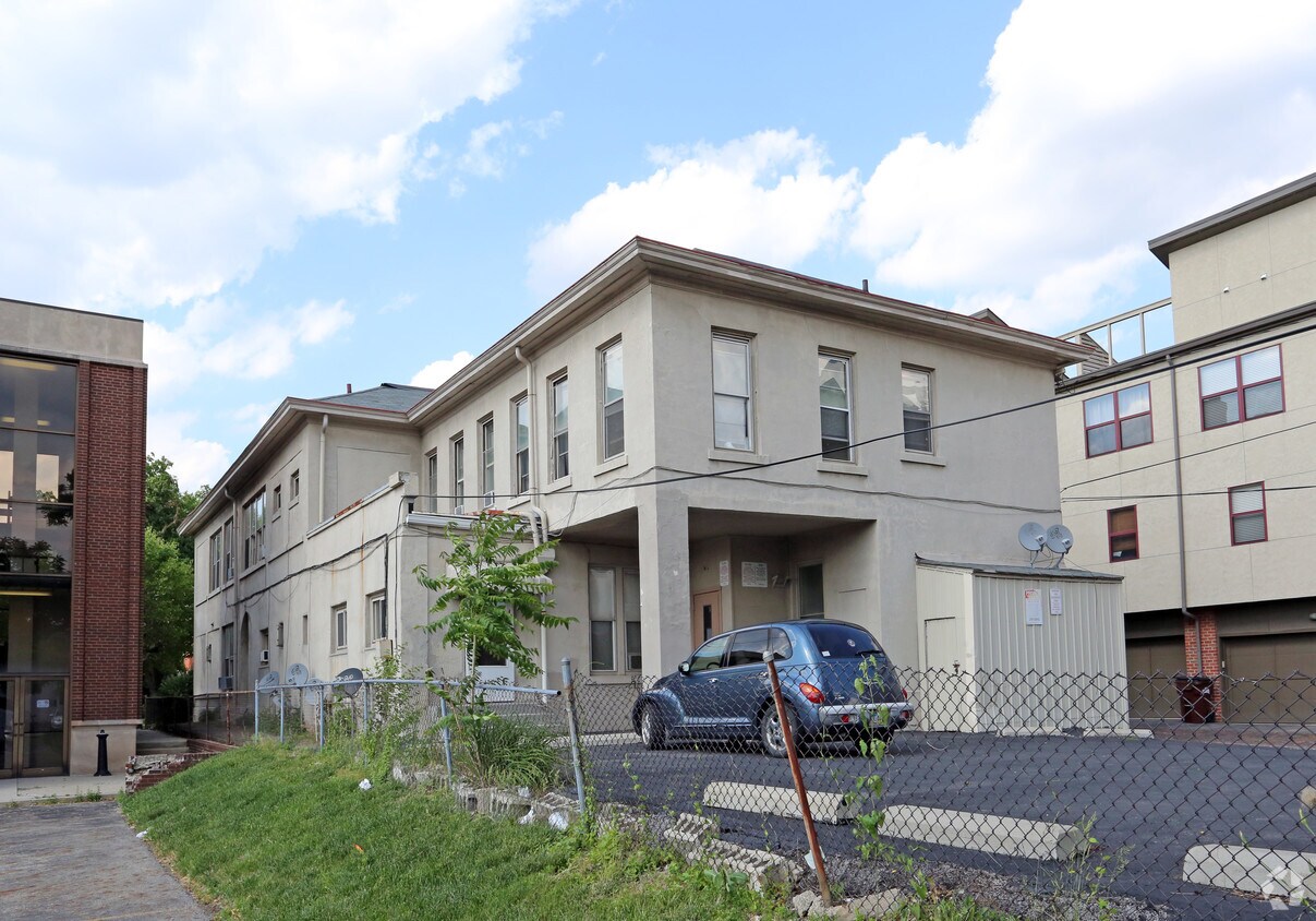Building Photo - 571 E Rich St