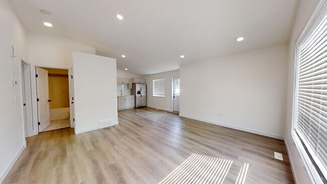 Photo du bâtiment - 9604 Hillcrest Dr