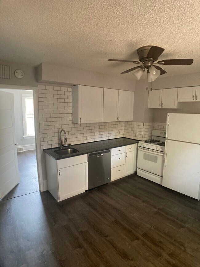 Foto del edificio - 412 24th Ave NE