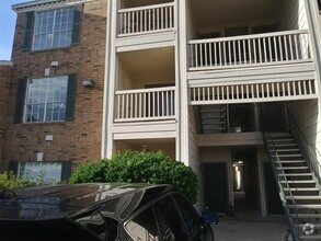 Building Photo - 2626 Holly Hall St