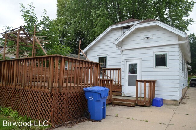 Building Photo - 3 br, 1 bath House - 107 Nichols Rd.
