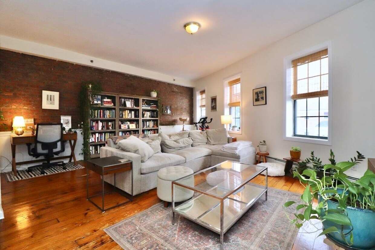 Foto principal - 260 Newark Ave