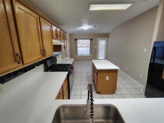 Foto del edificio - 2504 Hutton Ln