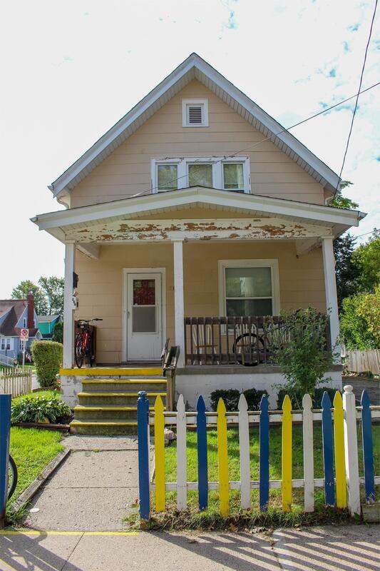 Foto del edificio - 822 Dewey Ave