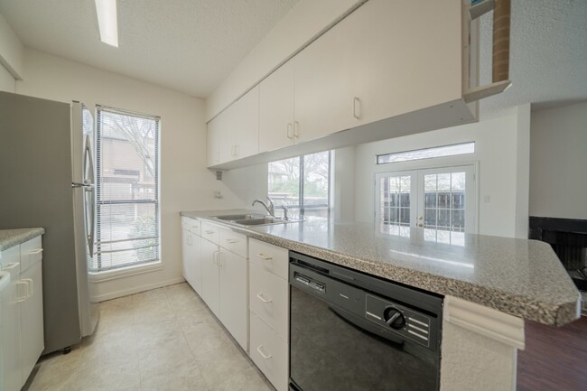 Foto del edificio - Great Condo just minutes from Katy Trail