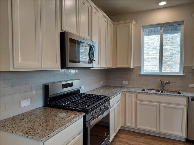 Building Photo - 171 Purple Heart Dr
