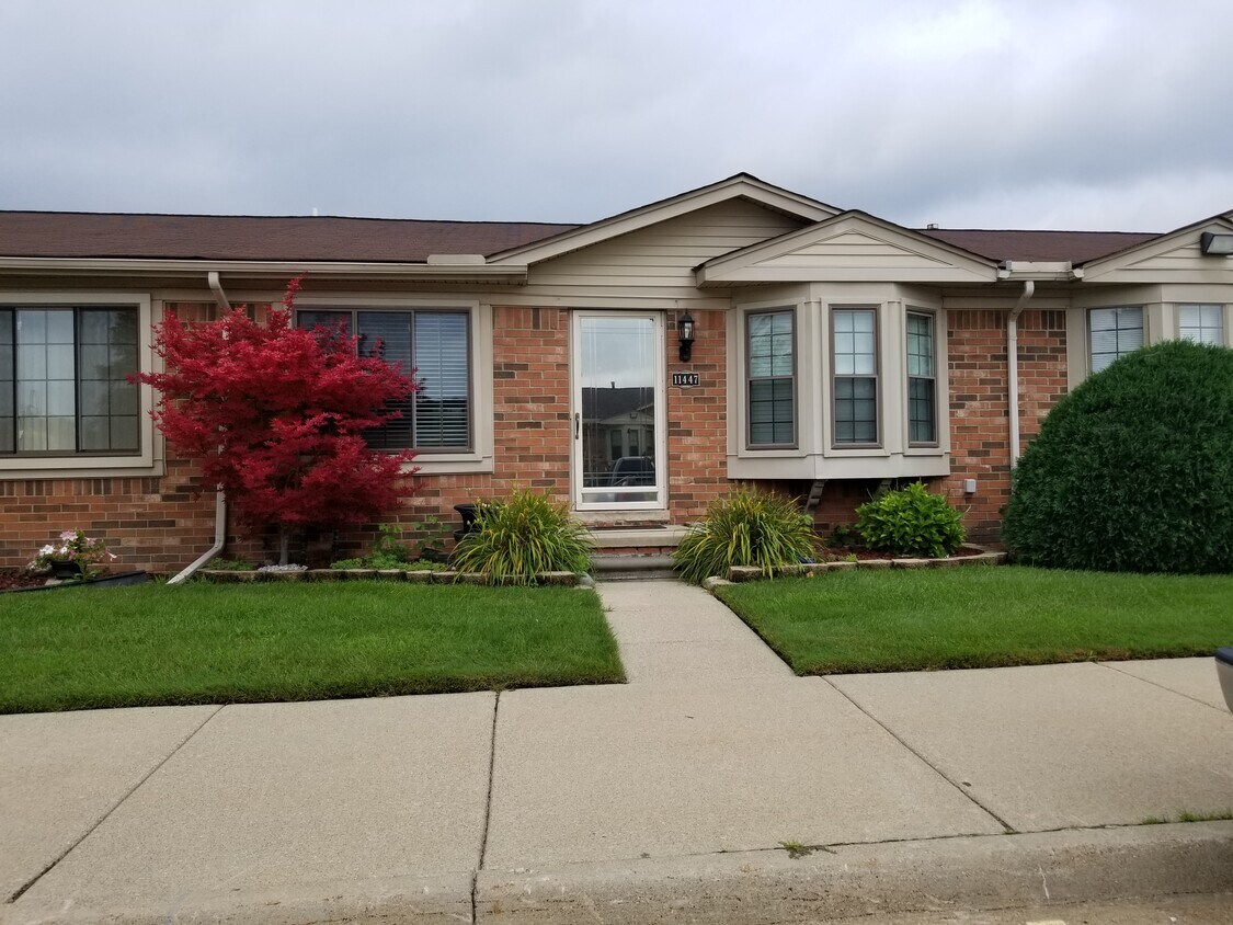 11447 Lynhurst Dr Unit 143, Washington, MI 48094 Condo for Rent in Washington, MI