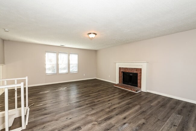 Building Photo - 5895 Brookside Dr SE