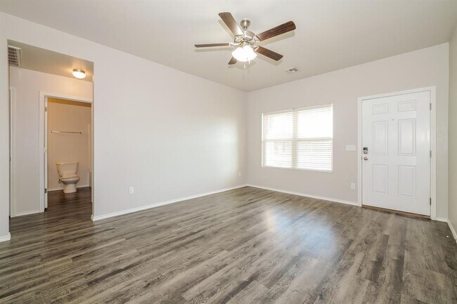 Foto del edificio - 10748 SW 23rd Pl