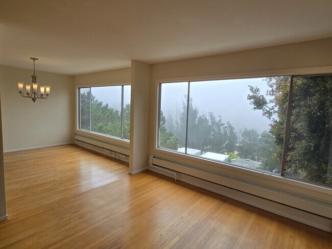 Building Photo - 445 Dellbrook Ave
