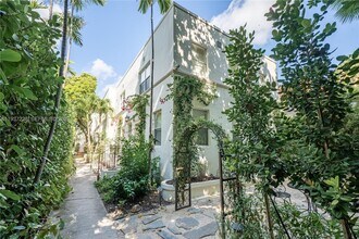 Building Photo - 726 Meridian Ave