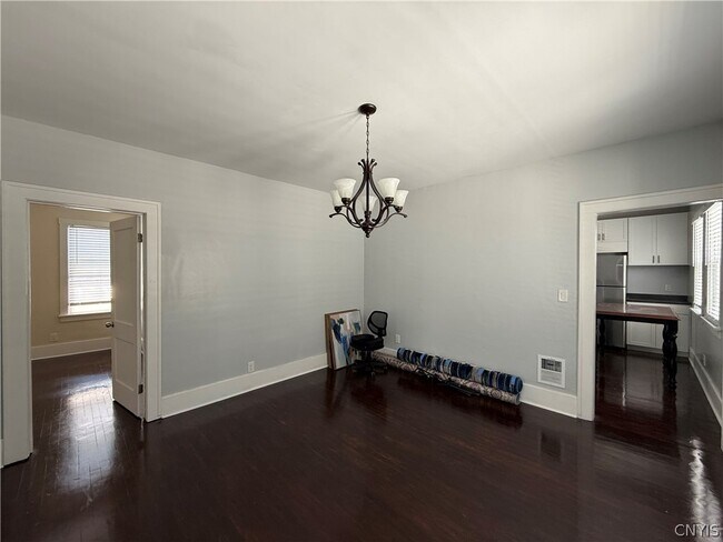 Foto del edificio - 1642 Taylor Ave