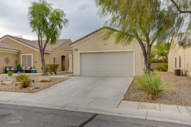 Building Photo - Charming 3 Bed 2 Bath Single Story Hoe in ...