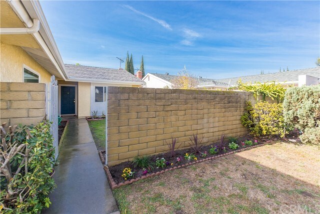 Building Photo - 17725 Alexander Pl