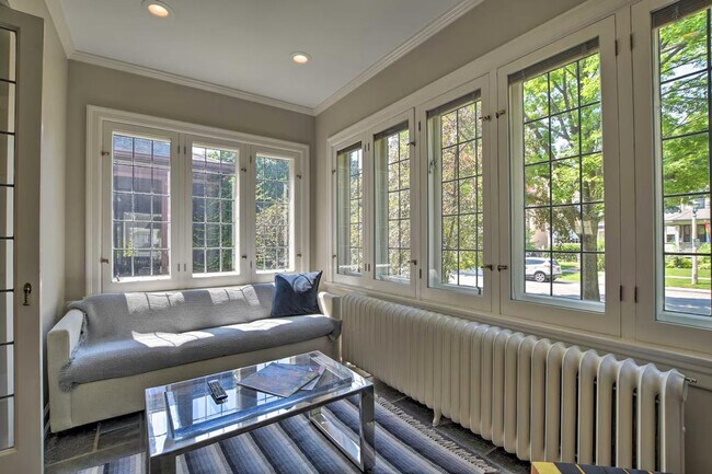 Foto del edificio - 326 N Grove Ave