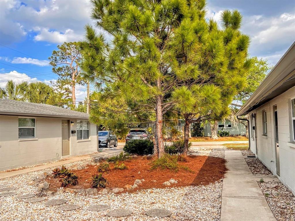 Primary Photo - 5850 Colonial Dr