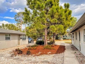 Building Photo - 5850 Colonial Dr