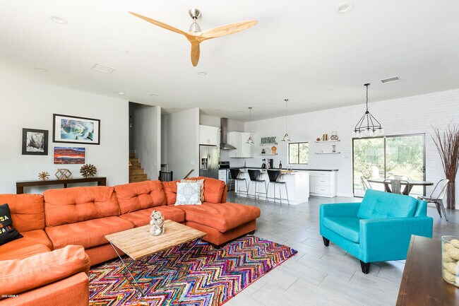 Building Photo - 8608 E Palo Verde Dr