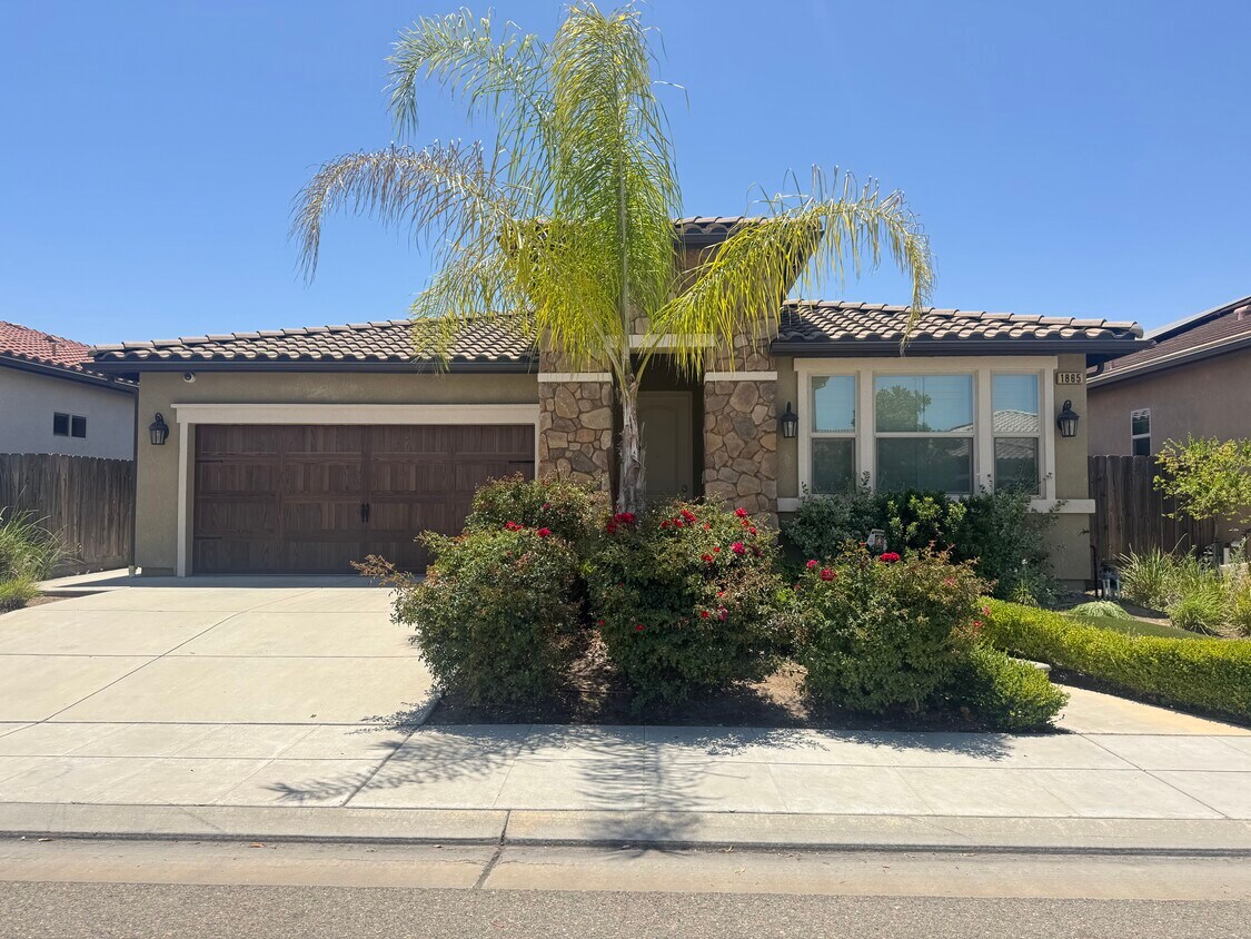 Foto principal - 1865 E Bella Rosa Ave