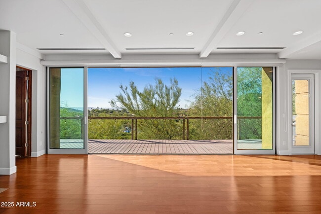 Building Photo - 4820 E Cottontail Run Rd