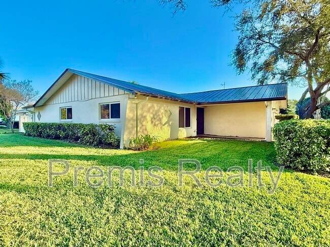 Building Photo - 2381 Timbercrest Cir W