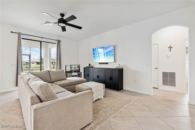 Building Photo - 14701 Cantabria Dr