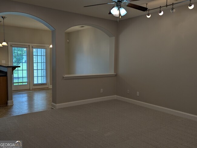 Building Photo - 343 Durham Park Way
