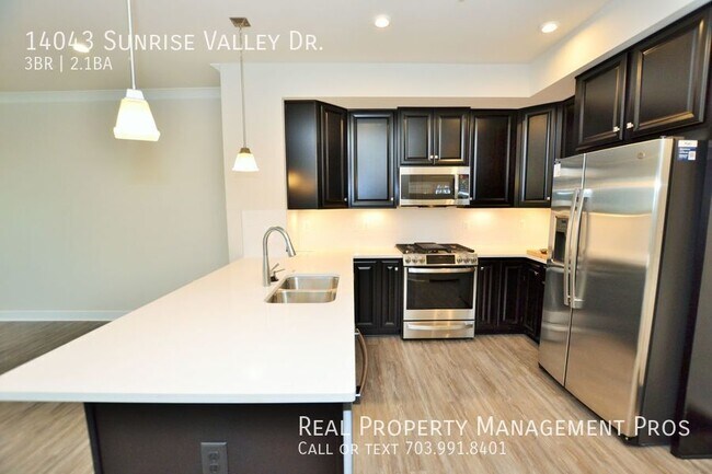 Building Photo - 14043 Sunrise Valley Dr