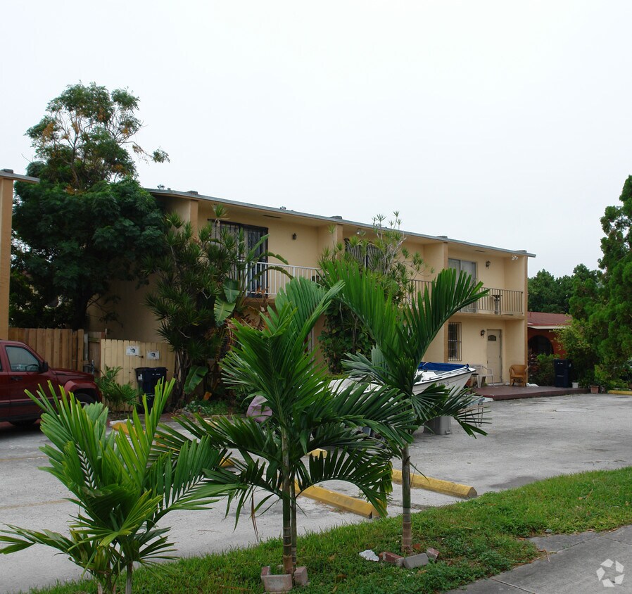 Foto del edificio - 10962-10972 SW 4th St