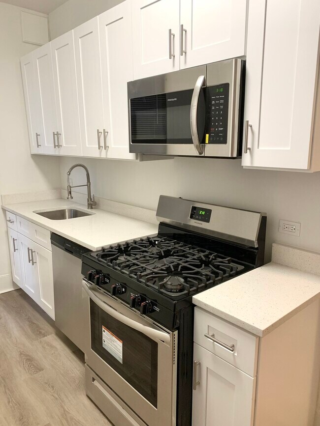 Foto del edificio - 1254 W Addison St